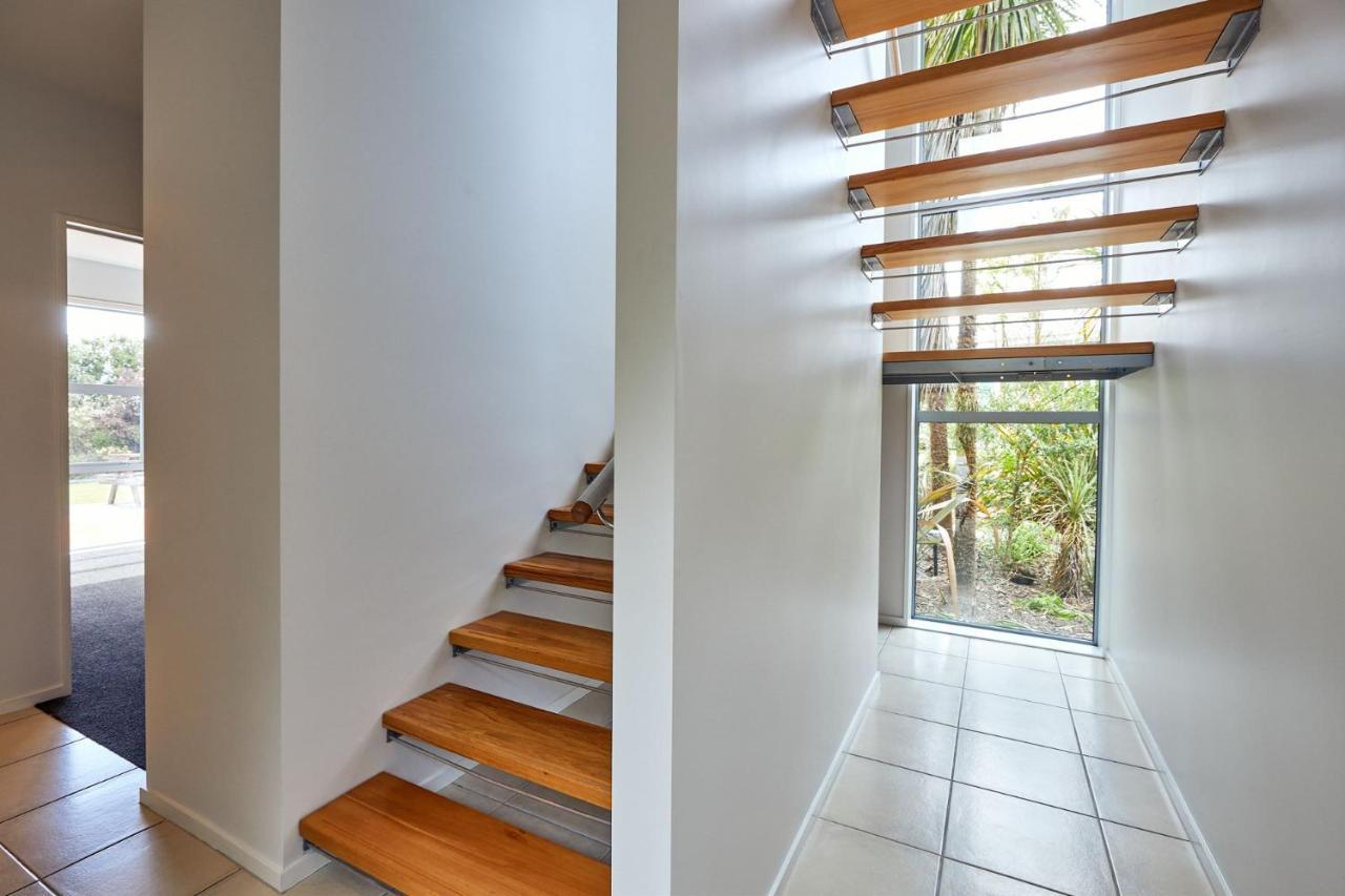 Bellbird Scenic Retreat - Views Of Alps And Ocean Villa Kaikoura Exterior photo