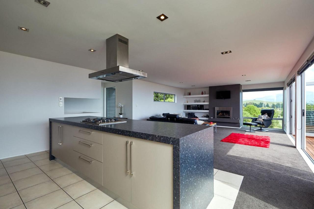 Bellbird Scenic Retreat - Views Of Alps And Ocean Villa Kaikoura Exterior photo
